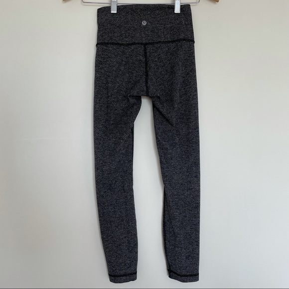 Lululemon cropped leggings - Picture 2 of 2